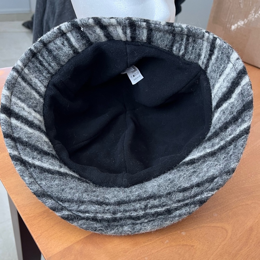 Winter Wool Hat - Picture 4 of 5